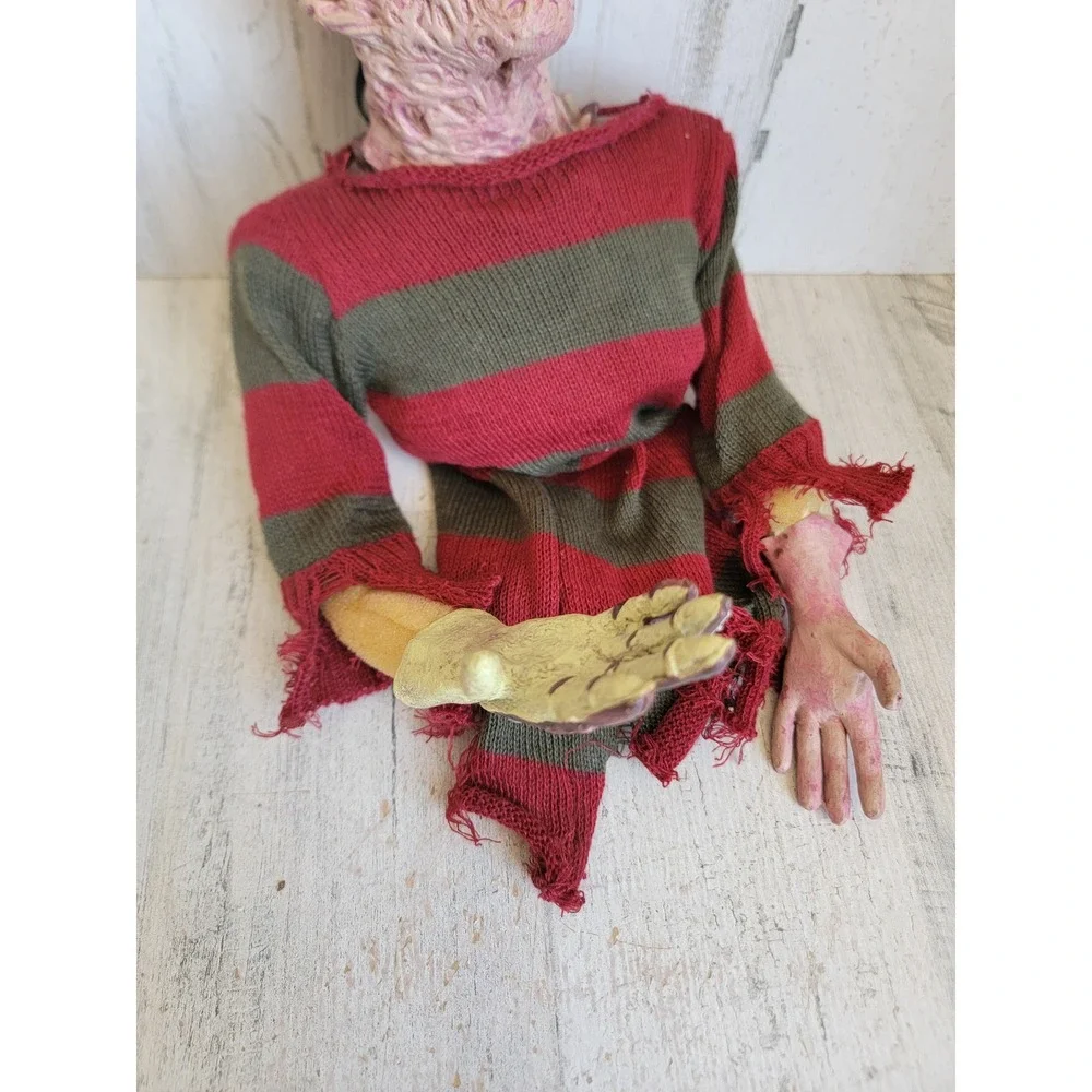 Vintage nightmare on elm Street Freddy Krueger Halloween hanging figure reaper